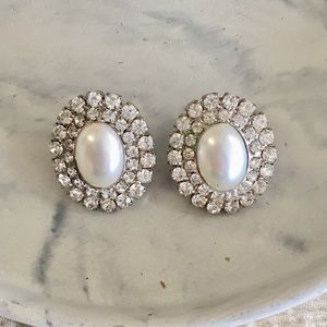 Vintage Oval Pearl and Rhinestone Earringa
